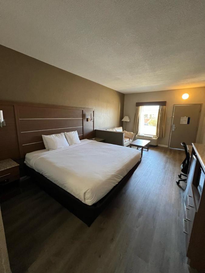 Quality Inn & Suites Near Six Flags - Austell Zewnętrze zdjęcie