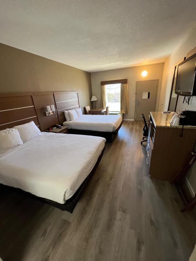 Quality Inn & Suites Near Six Flags - Austell Zewnętrze zdjęcie