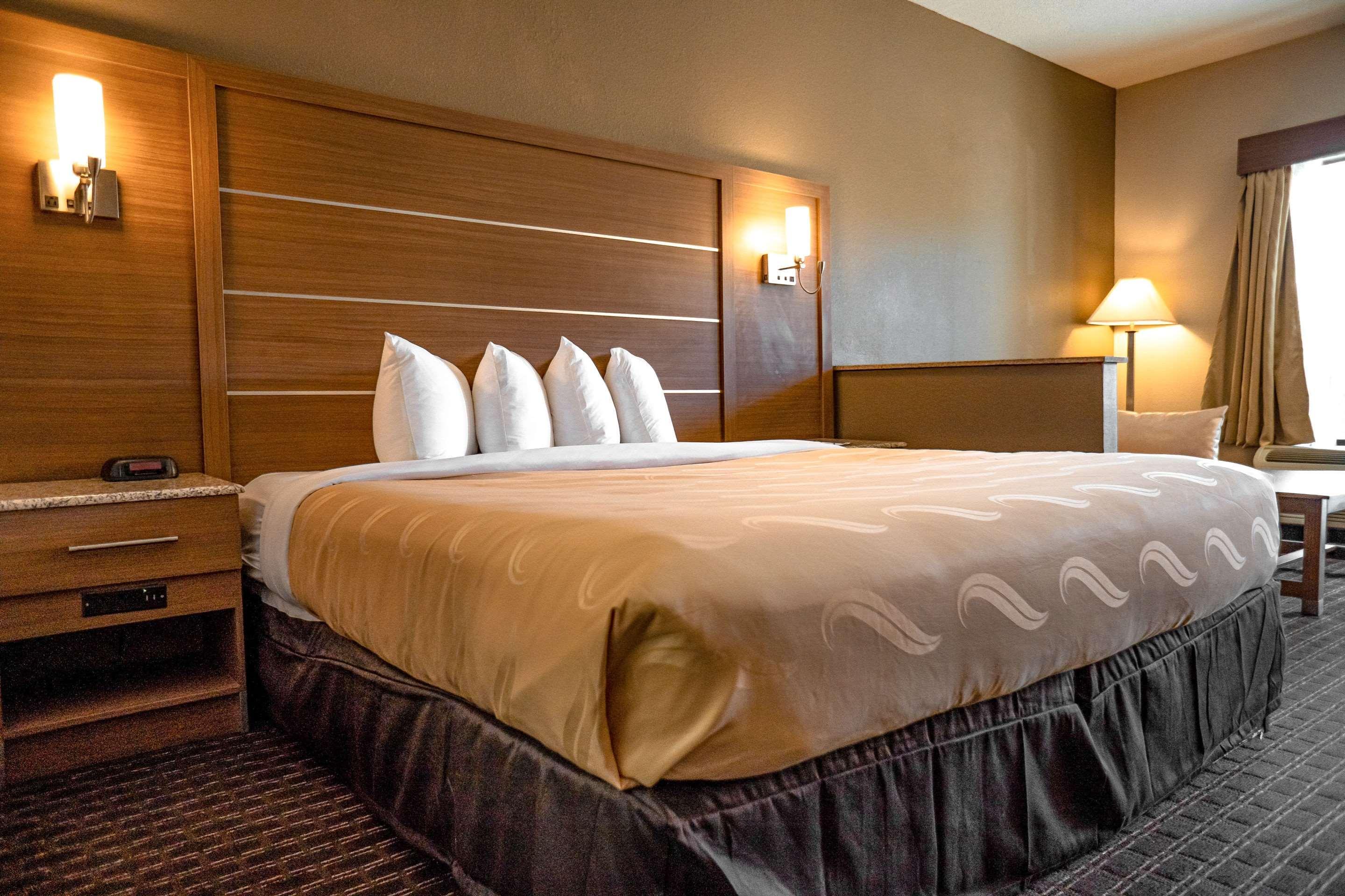 Quality Inn & Suites Near Six Flags - Austell Zewnętrze zdjęcie