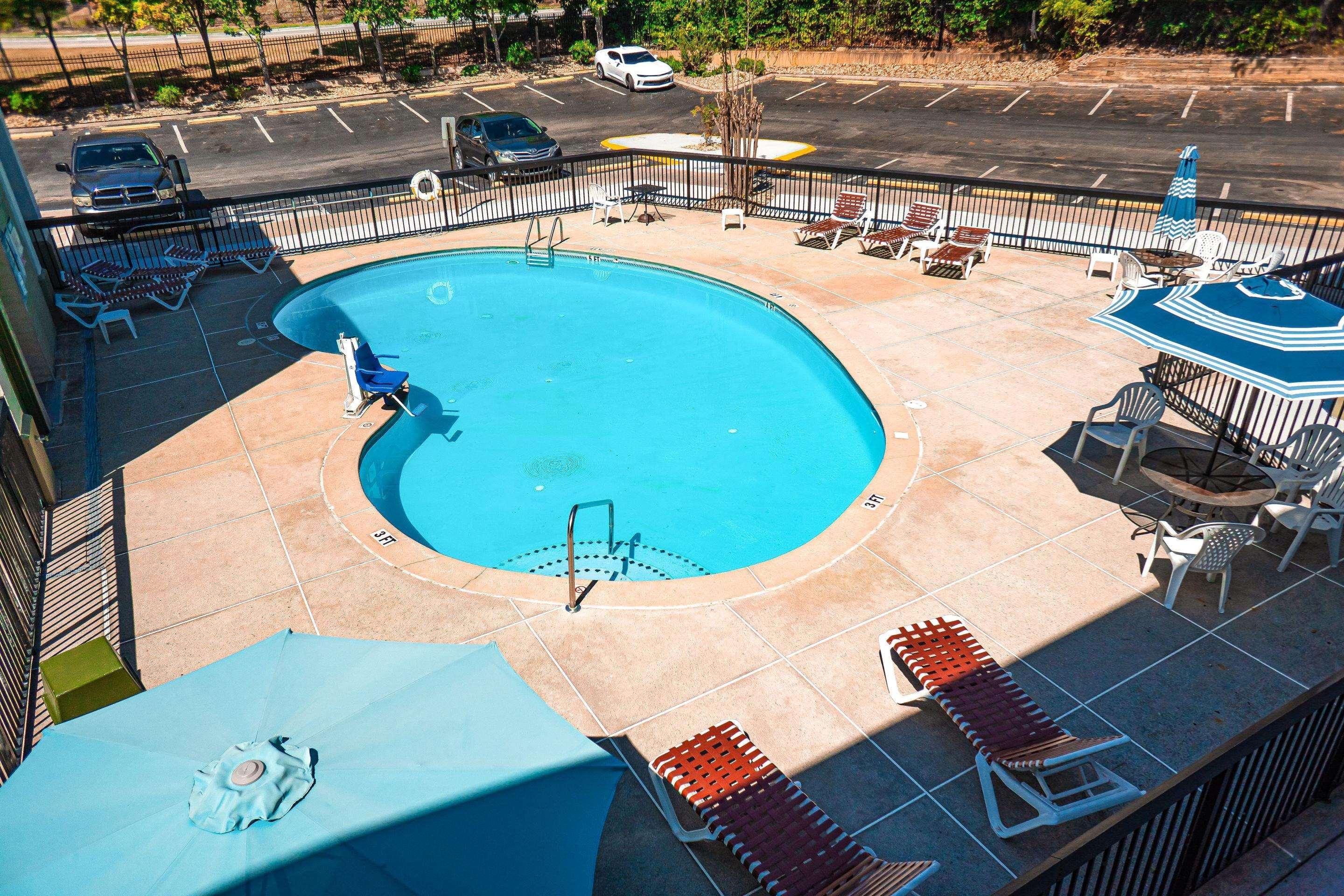 Quality Inn & Suites Near Six Flags - Austell Zewnętrze zdjęcie