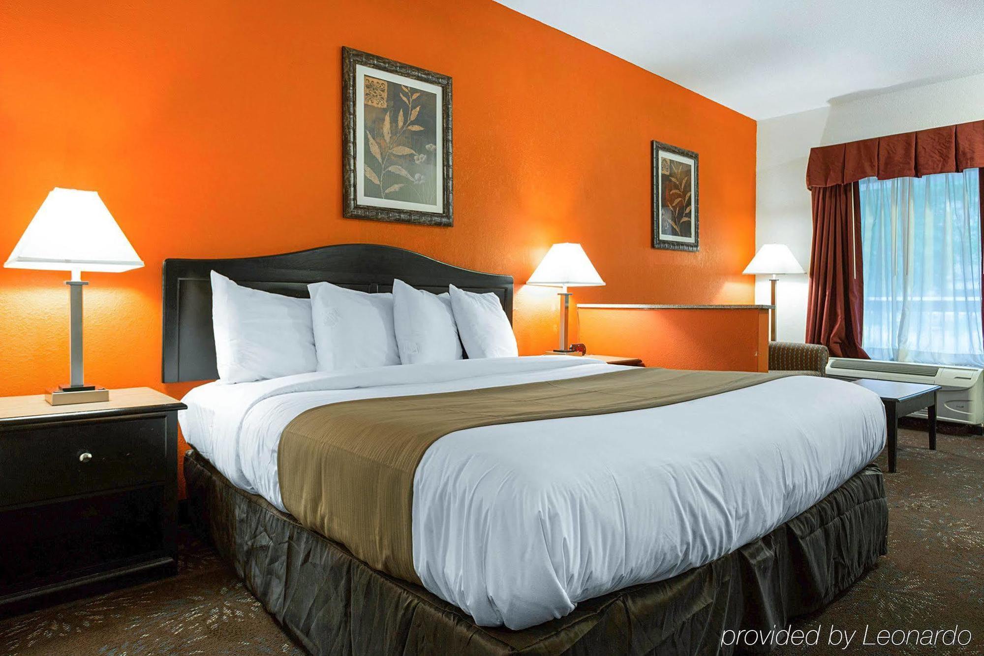 Quality Inn & Suites Near Six Flags - Austell Zewnętrze zdjęcie